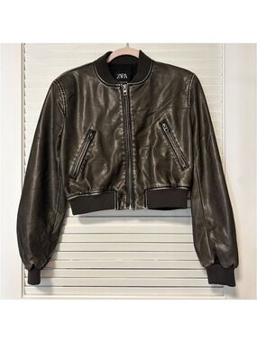Zara • Women’s Faux Leather Cropped Bomber Jacket